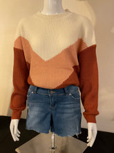 Load image into Gallery viewer, Color block sweater pull over
