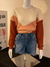 Load image into Gallery viewer, Color block sweater pull over
